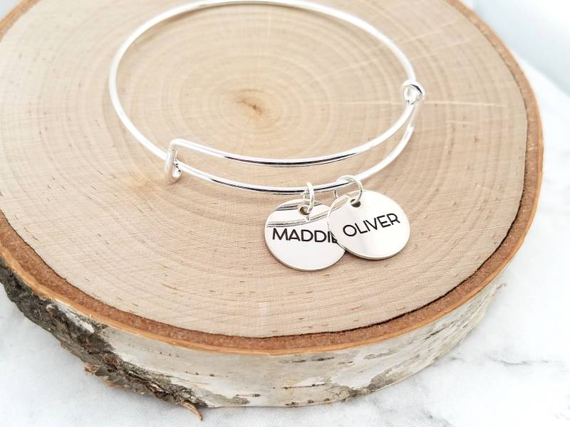 Personalisierte Sterling Silber Namen Armband - Armreif Mit Gravur von GracefullyMadeStudio