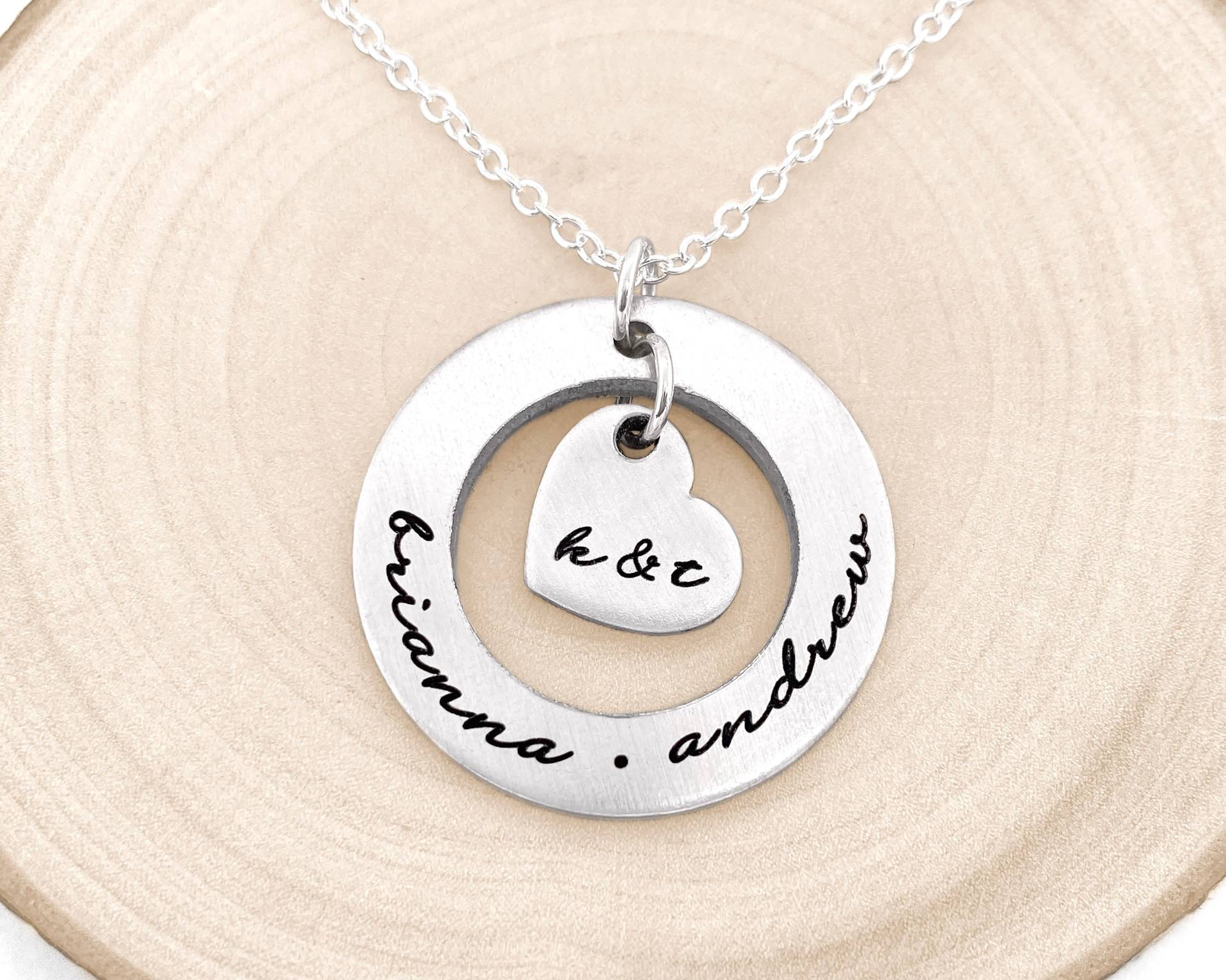 Personalisierte Kinder Namenskette Benutzerdefinierte Familien Schmuck, Mom Anhänger von GracefullyMadeStudio