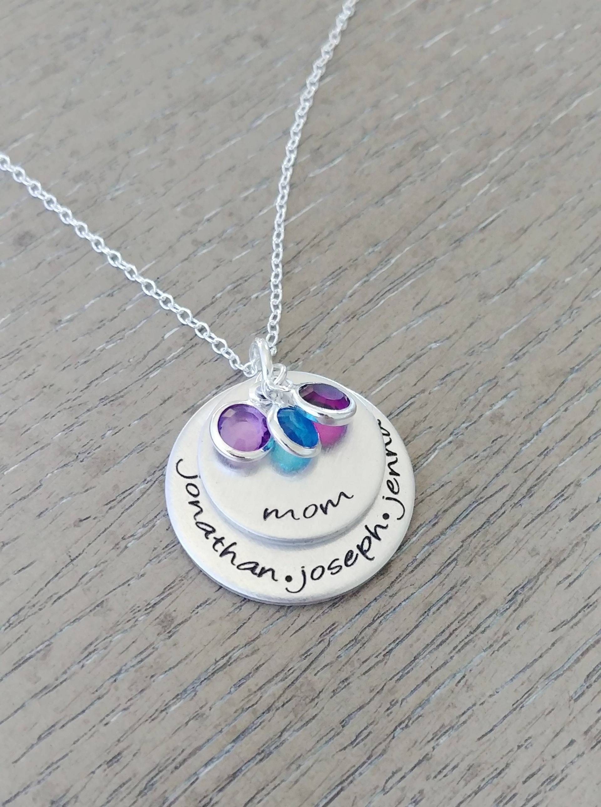 Personalisierte Mom Halskette Handgestempelte Namen & Geburtssteine von GracefullyMadeStudio