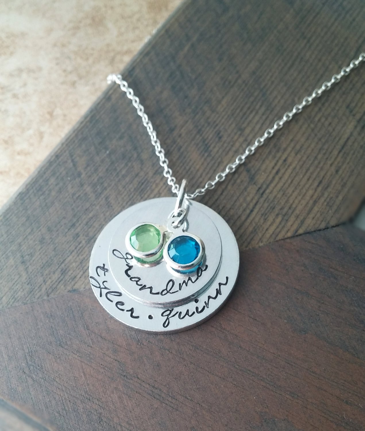 Personalisierte Oma Halskette Handgestempelte Namen & Geburtssteine von GracefullyMadeStudio