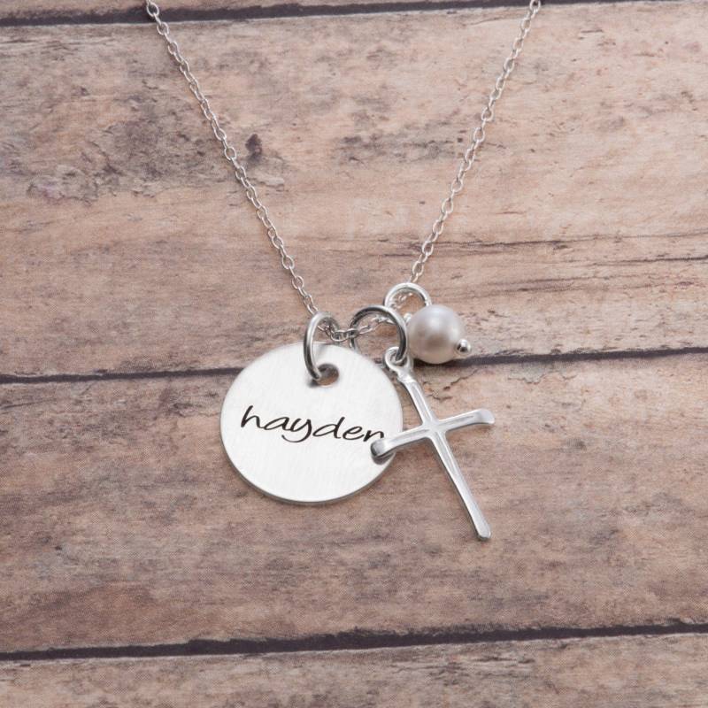 Personalisierte Sterling Silber Kreuz Halskette Hand Gestempelt Name Charm, Perle von GracefullyMadeStudio