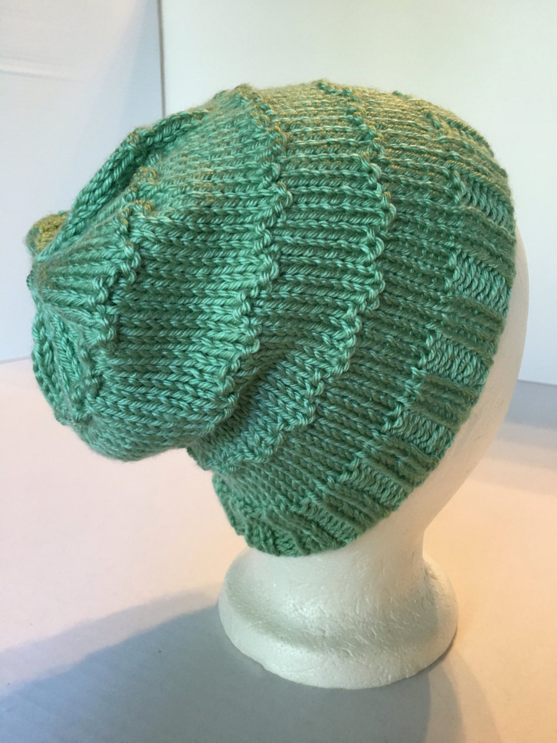 Handgestrickt Zierstich Cap in Pistaziengrün von GraciLuS