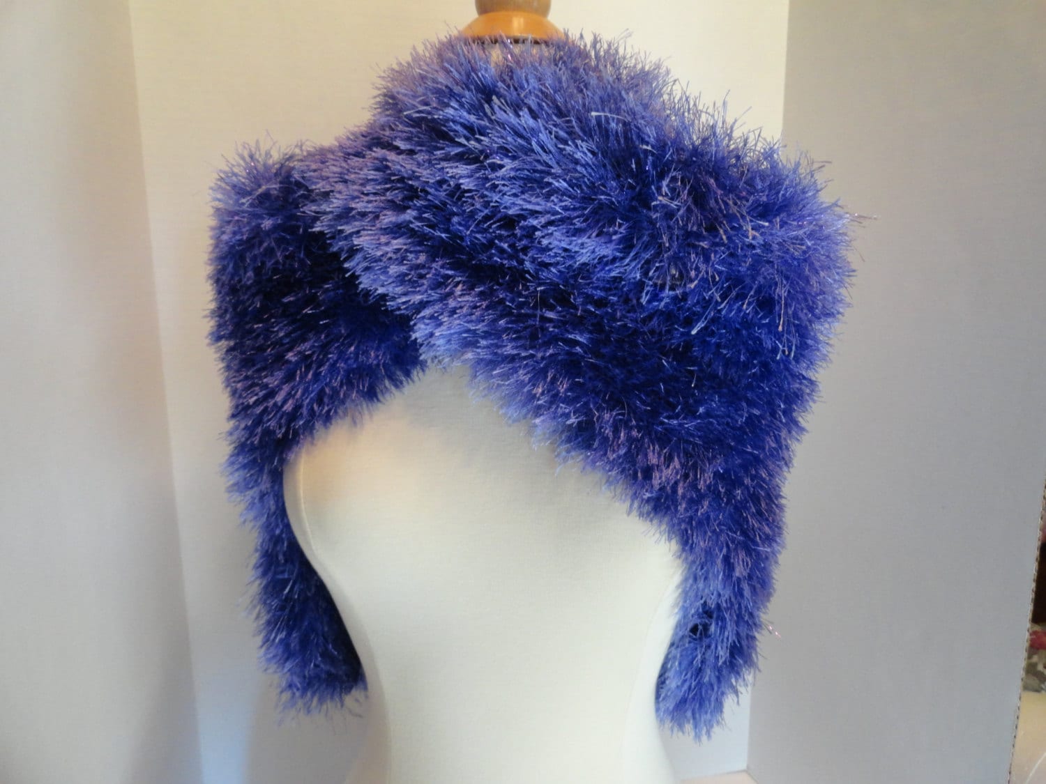 Zartes Violettes Tuch Tief Lila Flieder Lavendel Unglaublich Weich Perfekt Für Kirchen - Oder Abendfunktionen von GraciLuS