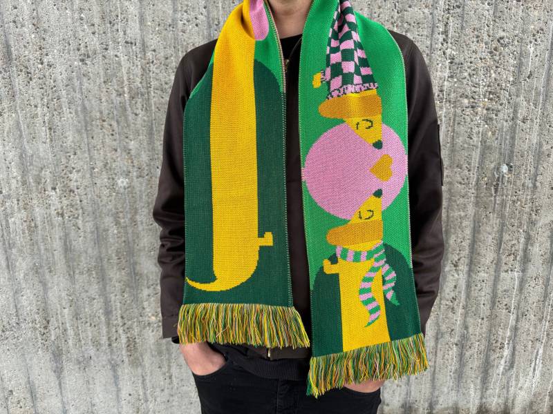 Bunter Fanschal Mit Dackelmotiv Bunter Fanschal Mit Dackelmotiv von GrafKatz