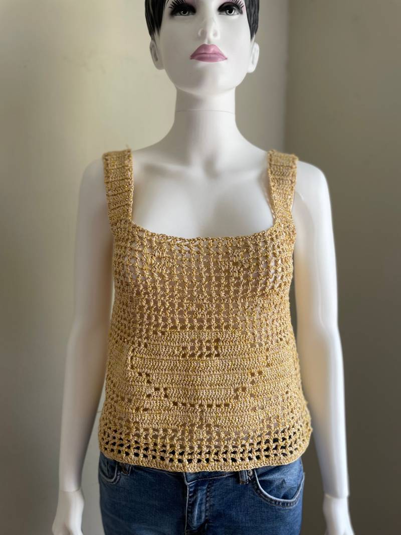 Gehäkeltes Crop Top Goldglänzendes Garn, Rosenmotiv, Elegantes Handgefertigtes Top Weihnachtsgeschenk von GrahamsBazaar