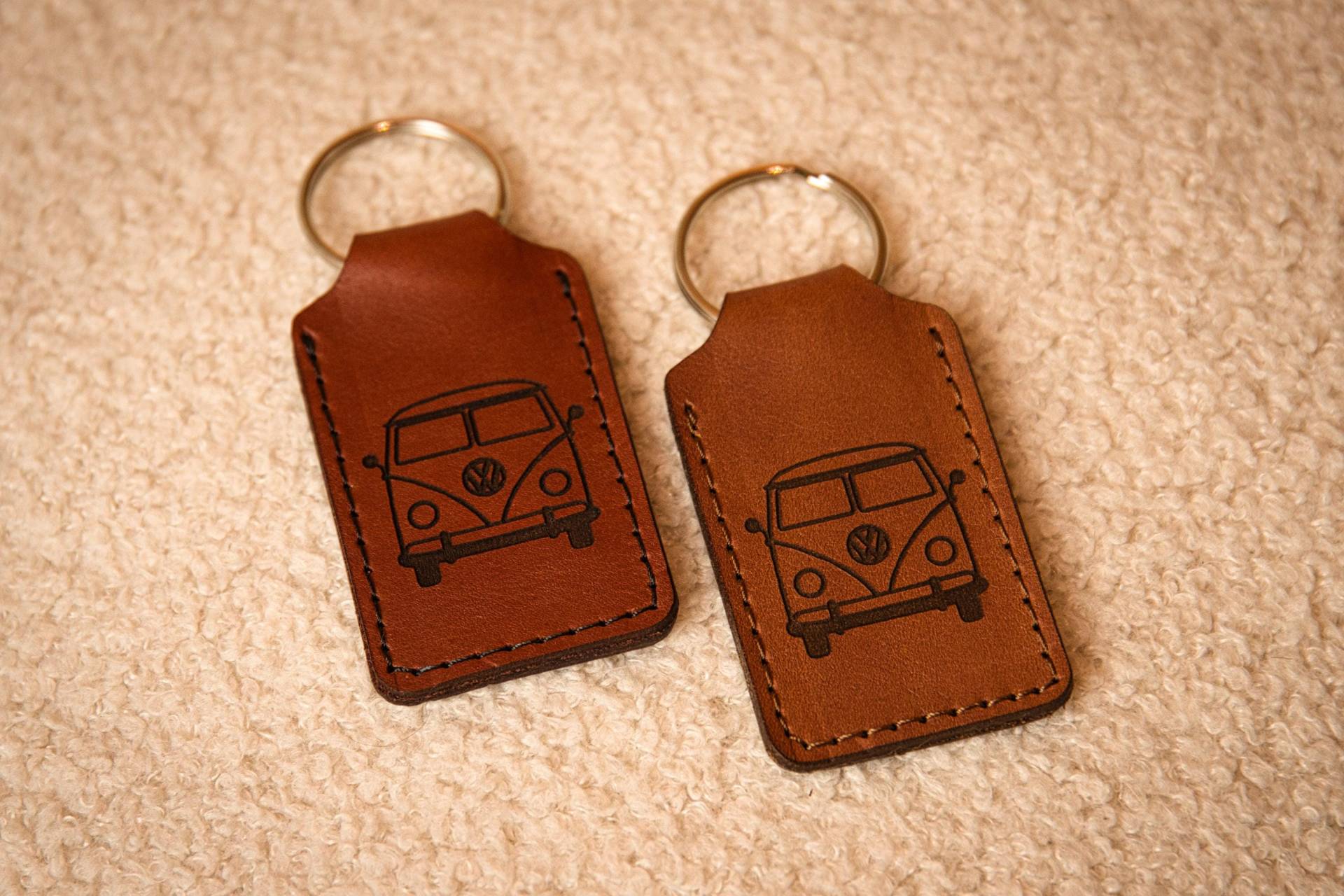 Vw T1 Schlüsselanhänger Bulli Anhänger Leder Keyring Leather Auto Oldtimer Vw T1 Schlüsselanhänger Bulli Anhänger Leder Keyring Leather Auto Oldtimer von Grainette
