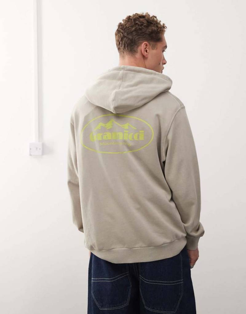 Gramicci - Mountaineering - Kapuzenpullover in Pigment-Haferbeige mit Grafikprint-Neutral von Gramicci