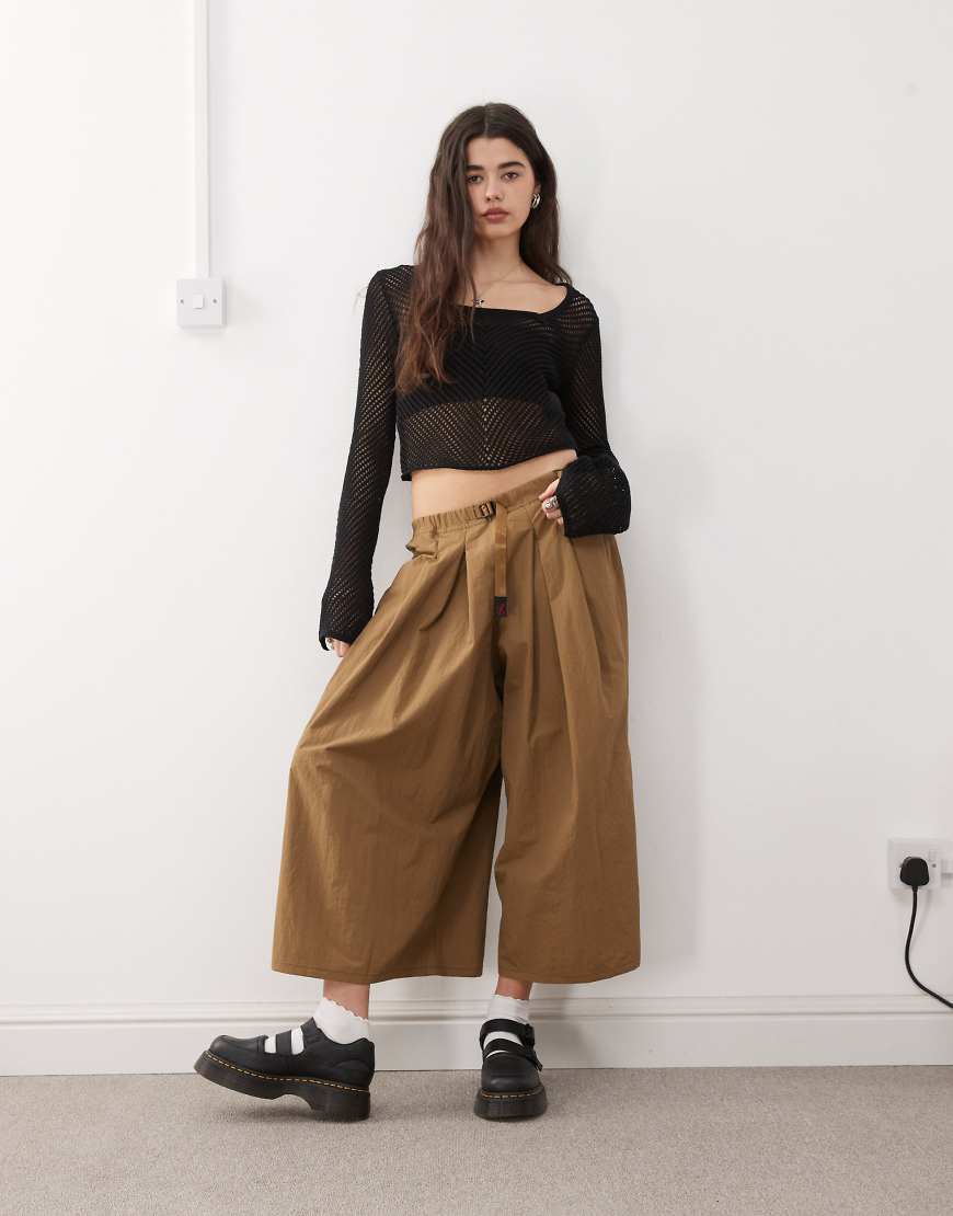 Gramicci - Shorts in Braun mit weitem Bein Gramicci - Shorts in Braun mit weitem Bein von Gramicci