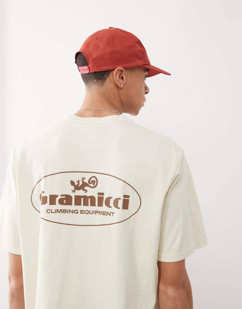 Gramicci - T-Shirt in Natur mit „Climbing Equipment"-Grafikprint-Neutral von Gramicci