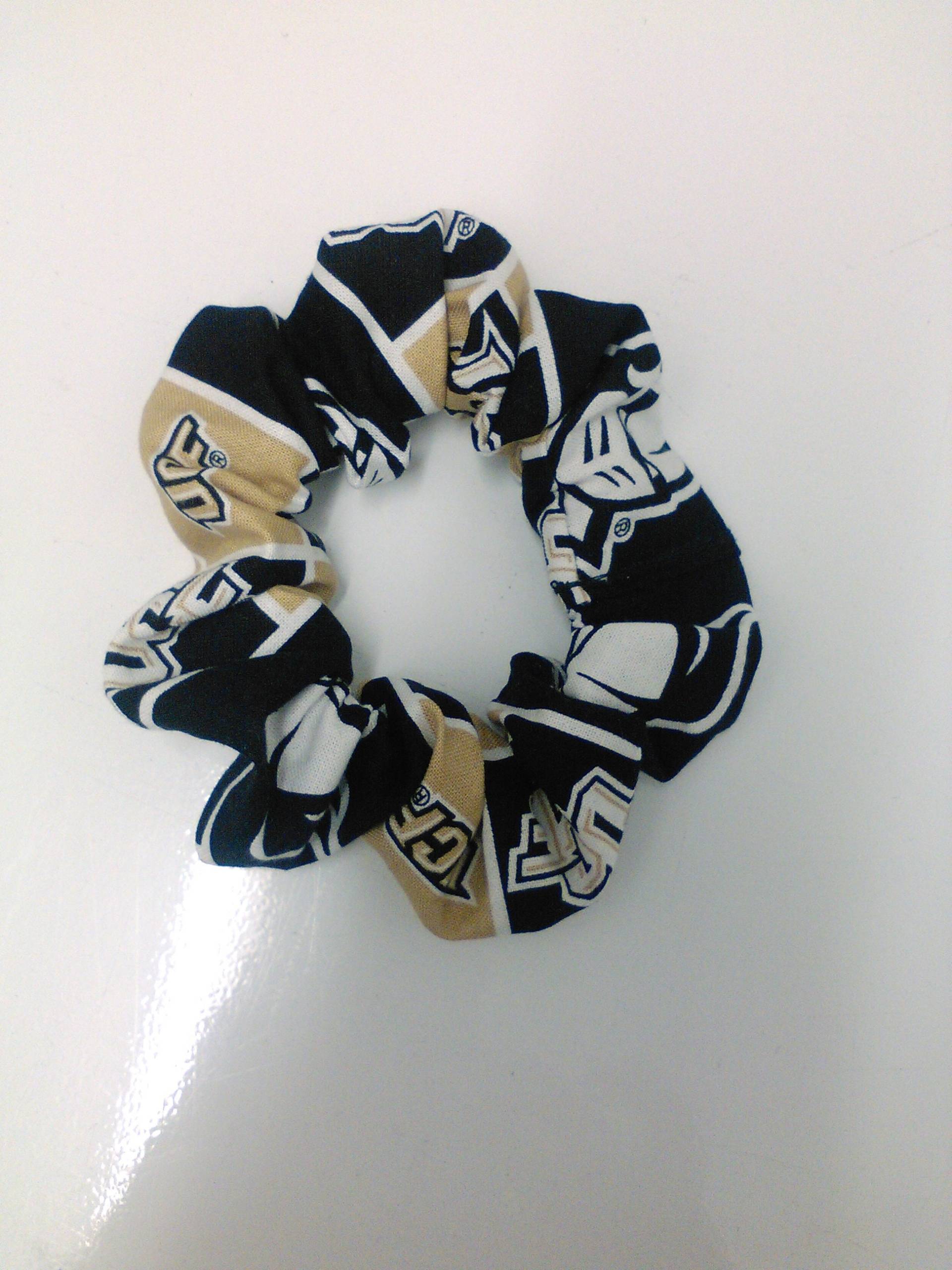 Handgemachtes Usf Scrunchie von GrammanuttCreations