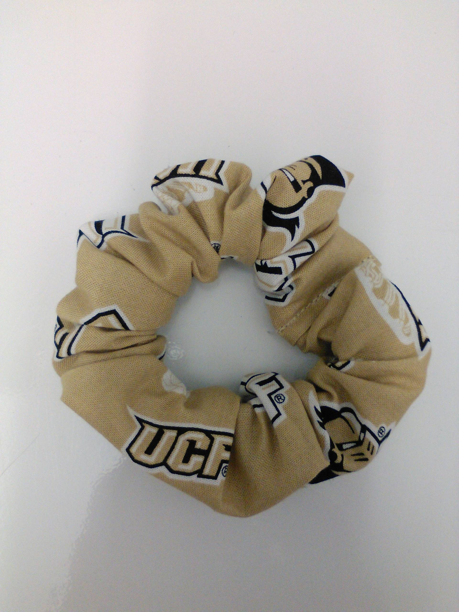 Handmadeucf Scrunchie von GrammanuttCreations