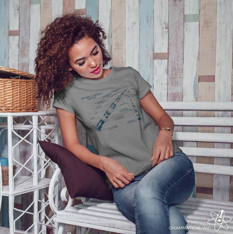 Saturn Shirt Apollo Blaupause Cooles Space Cool Rocket Shirts Für Ihn Sie Wissenschaft Geschenkideen Astrophysics von GrammaticalArt