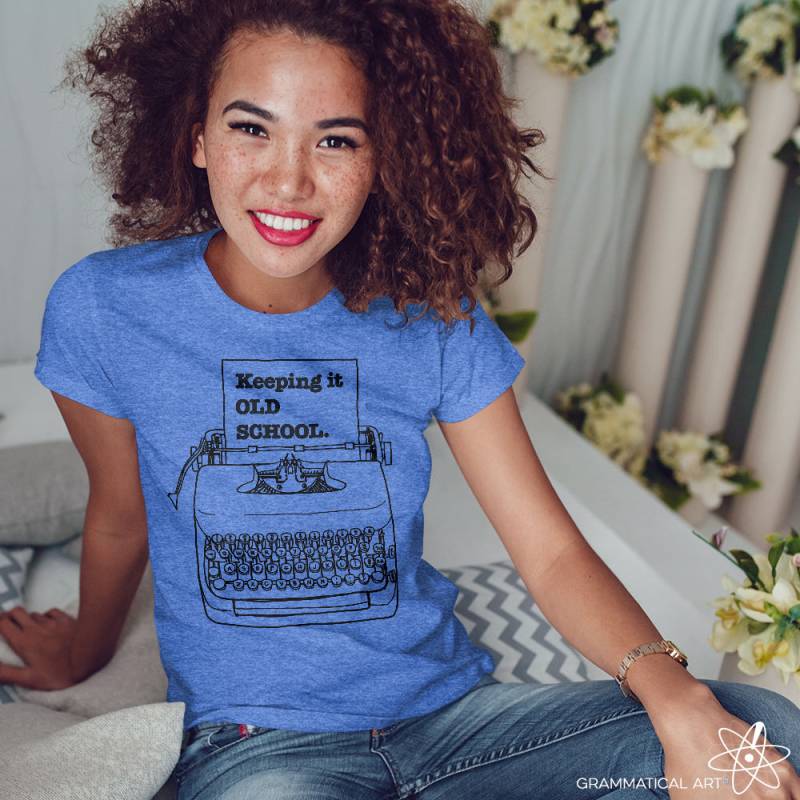 Schreibmaschine Shirt Hipster Bibliothekar Redakteur Autor Schriftsteller Hemd Geschenke Für Lehrer Cool Funny T Typography Tshirt von GrammaticalArt