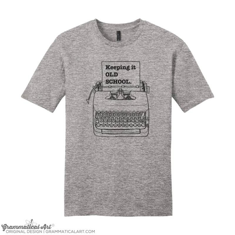 Schriftsteller Geschenke, Tshirts, Shirts Mit Sprüchen, Shirt, Schreibmaschine T-Shirt, Halten Es Old School Kleidung, Englisch Lehrer Geschenk Schriftsteller Geschenke, Tshirts, Shirts Mit Sprüchen, Shirt, Schreibmaschine T-Shirt, Halten Es Old School Kleidung, Englisch Lehrer Geschenk von GrammaticalArt