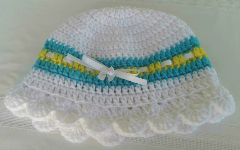 Gehäkelter Sommerhut, Rosa Und Weißer Beanie, Weiße Sonnenmütze, Sonnenhut, Frühlingshut, Kinderhut, Krempenhut, Blumenmütze von GrammysCustomCrochet