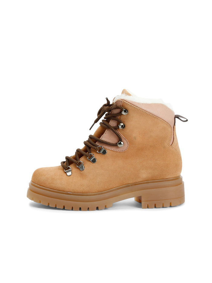 Boot Modell: Suede Demi von Grand Step Shoes