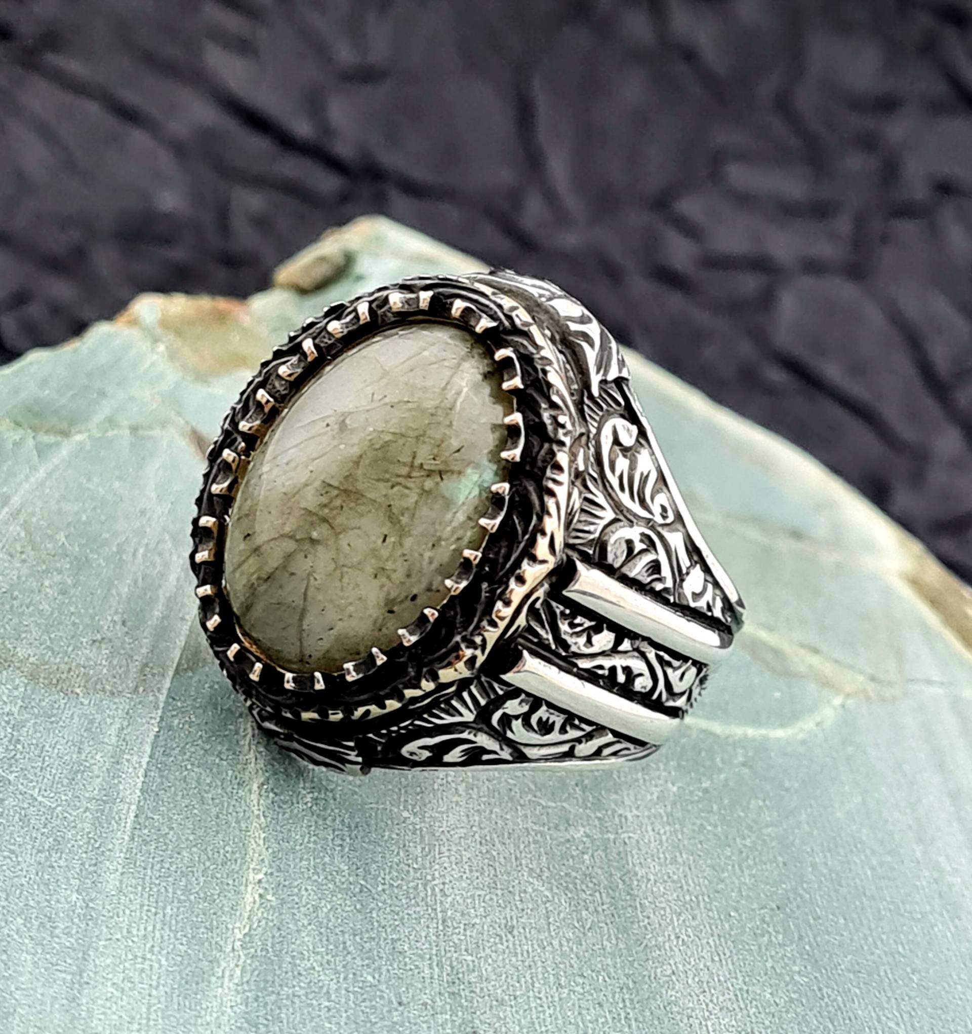 Handgemachter 925 Sterling Silber Herren Ring, Natürlicher Labradorit Stein Ring, Vintage Stil Männer Ring, Oval Edelstein Ring von GrandBazaarJewels