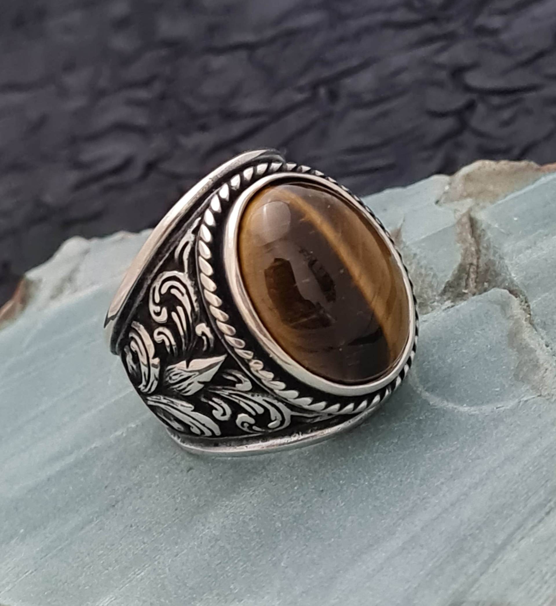 Handgemachter 925 Sterling Silber Herrenring, Tigerauge Stein Mann Ring, Vintage Stil Herren Oval Edelstein Ring von GrandBazaarJewels