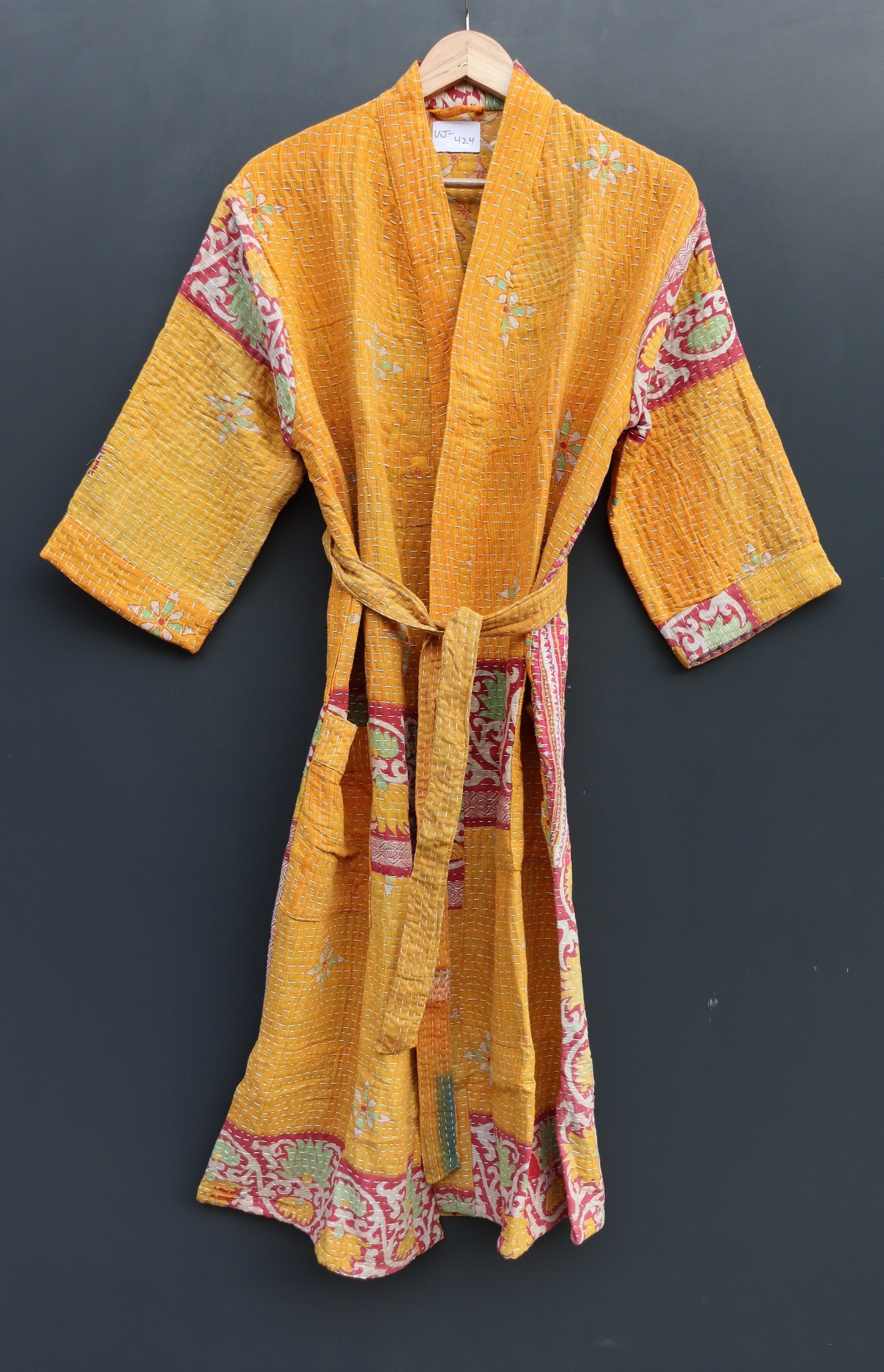 Express Delivery - Gesteppte Kantha Jacke Indisch Handarbeit Vintage Damen Tragen Baumwolle Mantel, Kimono Style Jacken, Haus Robe von GrandCraftsCollect