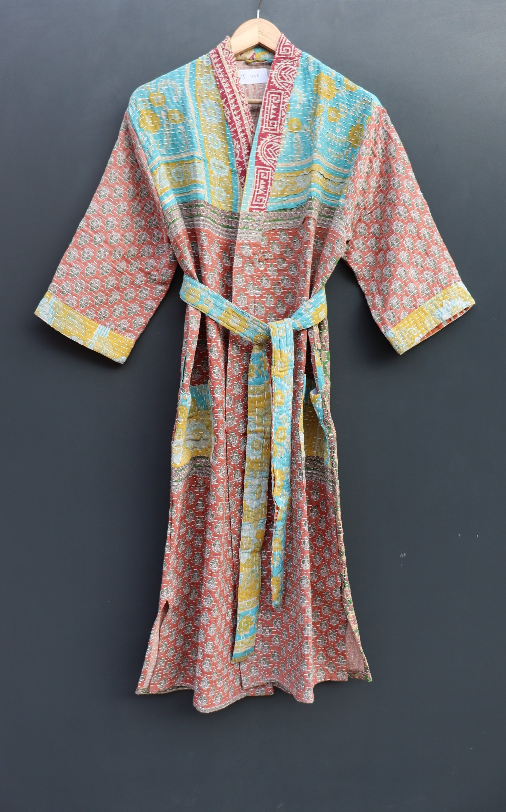 Express Delivery - Gesteppte Kantha Jacke Indisch Handarbeit Vintage Damen Tragen Baumwolle Mantel, Kimono Style Jacken, Haus Robe von GrandCraftsCollect