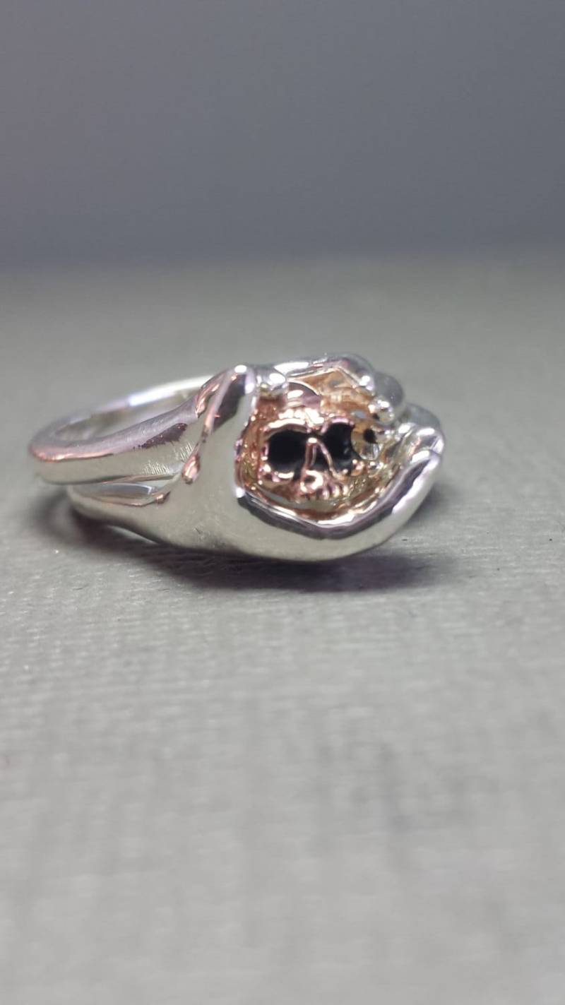 14K Rose Gold Und Sterling Silber Damen Schädel Hände 2 Stück Hochzeit Set 14K Rose Gold Und Sterling Silber Damen Schädel Hände 2 Stück Hochzeit Set von GrandaddysJewelry