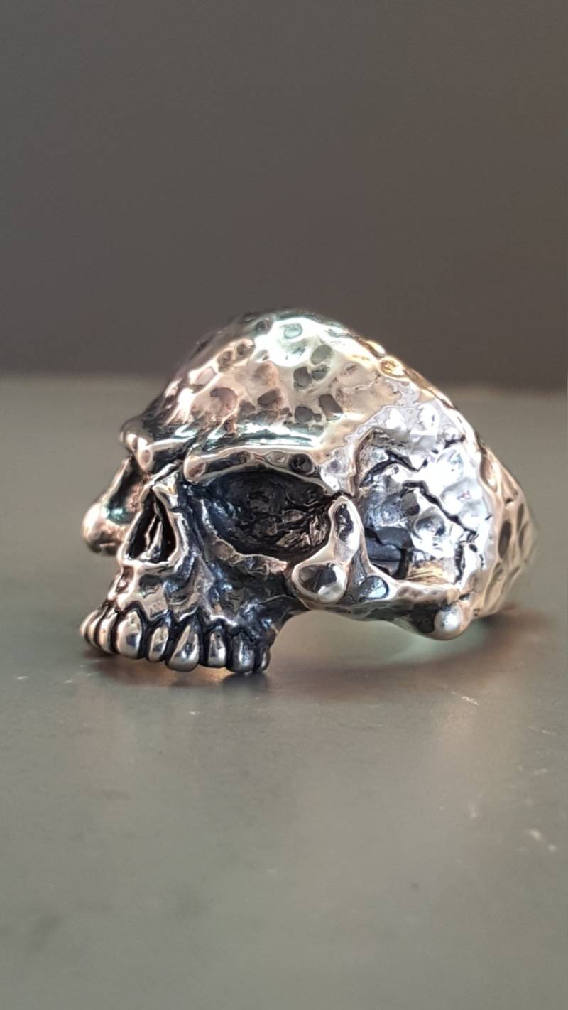 sterling Silber Schädel Ring Mit Hammer Finish sterling Silber Schädel Ring Mit Hammer Finish von GrandaddysJewelry