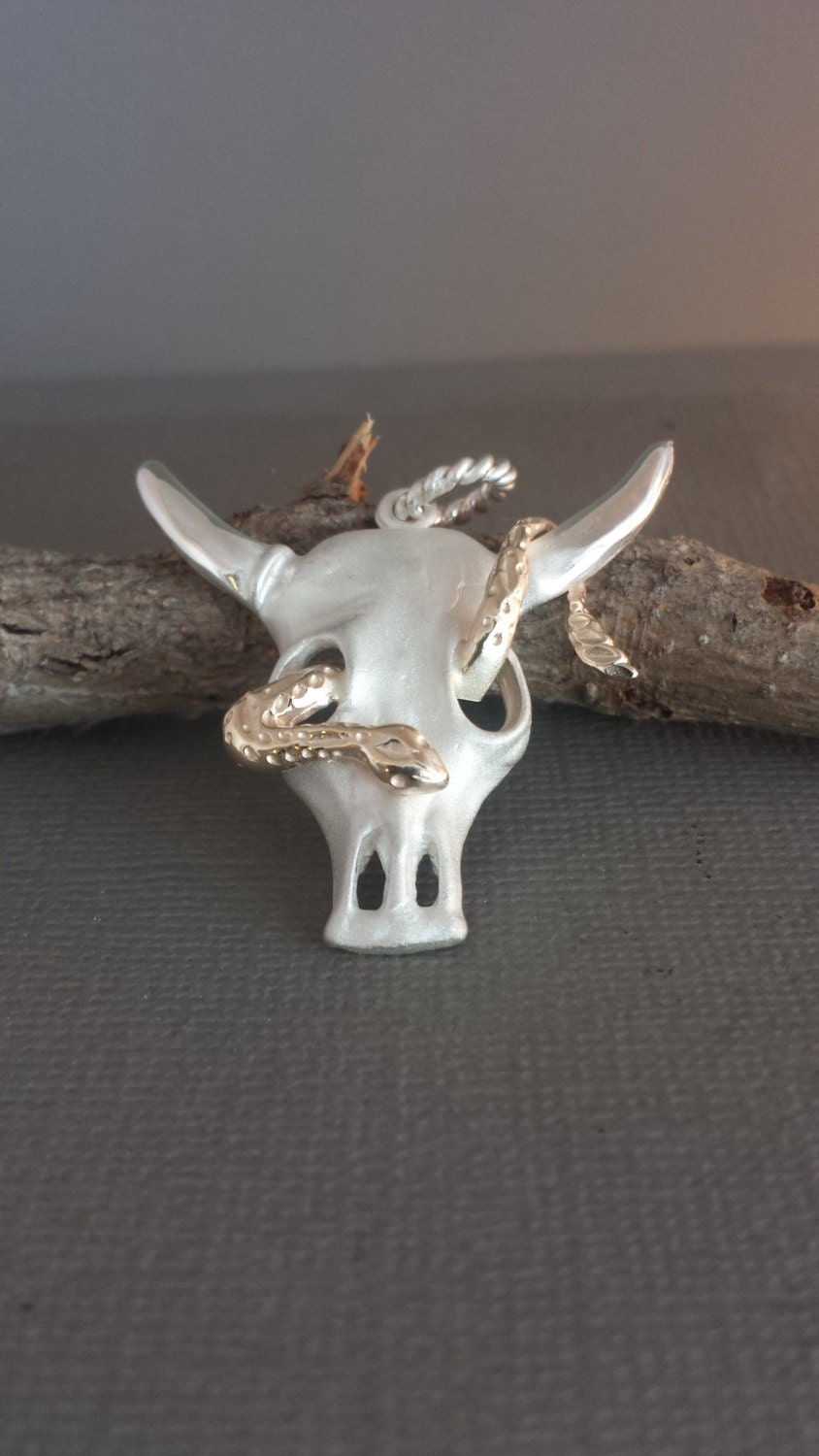 sterling Silber Und 14K Gelbgold Bull Skull Schlange Halskette sterling Silber Und 14K Gelbgold Bull Skull Schlange Halskette von GrandaddysJewelry