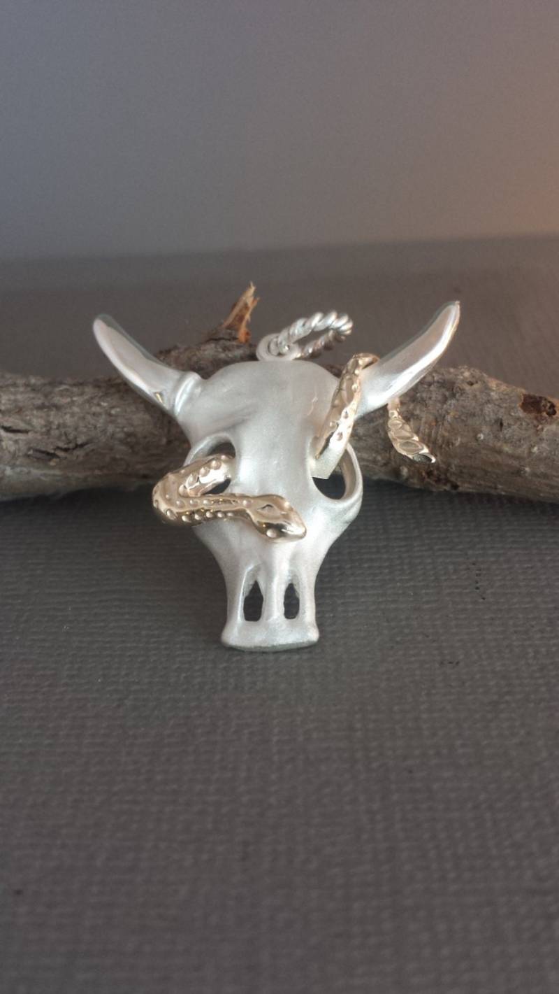 sterling Silber Und 14K Gelbgold Bull Skull Schlange Halskette sterling Silber Und 14K Gelbgold Bull Skull Schlange Halskette von GrandaddysJewelry