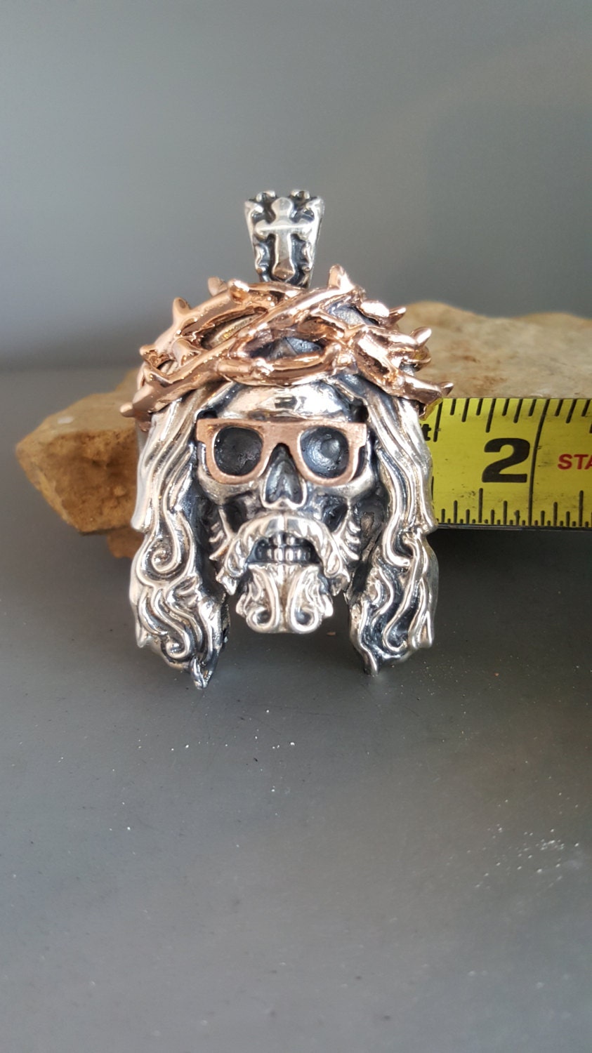 sterling Silber Und 14K Rose Gold Schädel Jesus Anhänger Mit Brille sterling Silber Und 14K Rose Gold Schädel Jesus Anhänger Mit Brille von GrandaddysJewelry