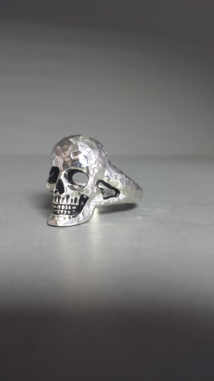 sterling Silber Voller Gesicht Schädel Ring Mit Gehämmerten Finish sterling Silber Voller Gesicht Schädel Ring Mit Gehämmerten Finish von GrandaddysJewelry