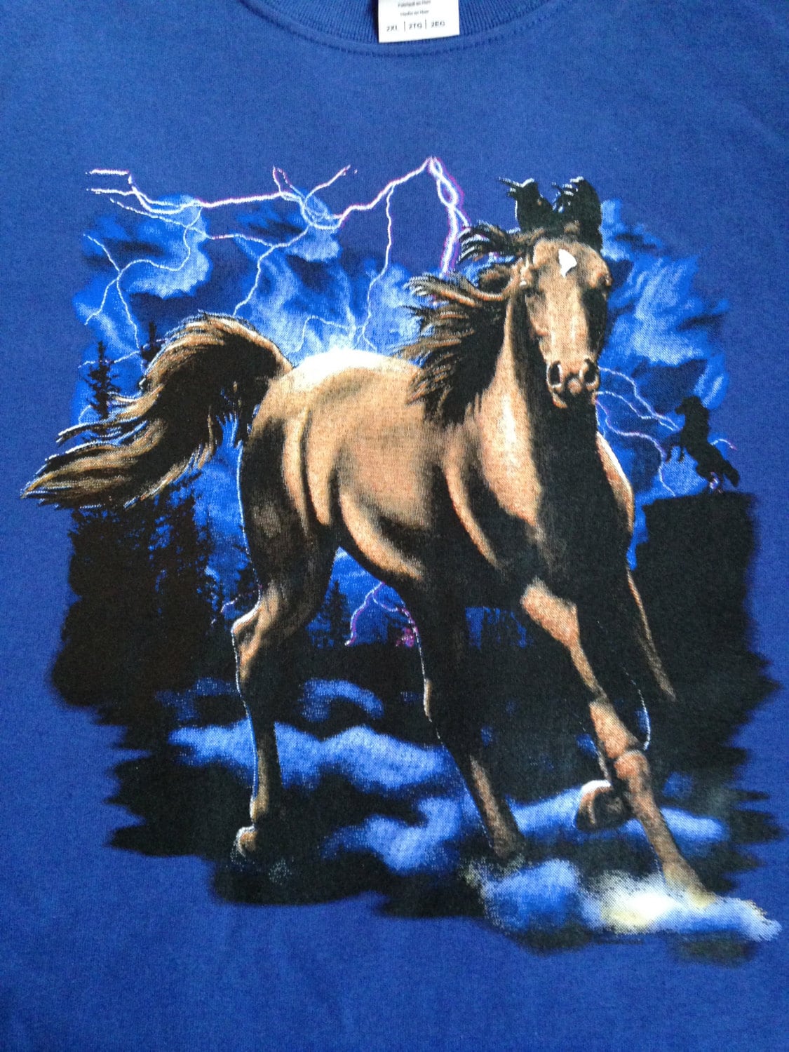 Pferdet-Shirt, Braunes Pferd Auf Dunkelblauem Baumwollt-Shirt von GrandmaElliesAttic