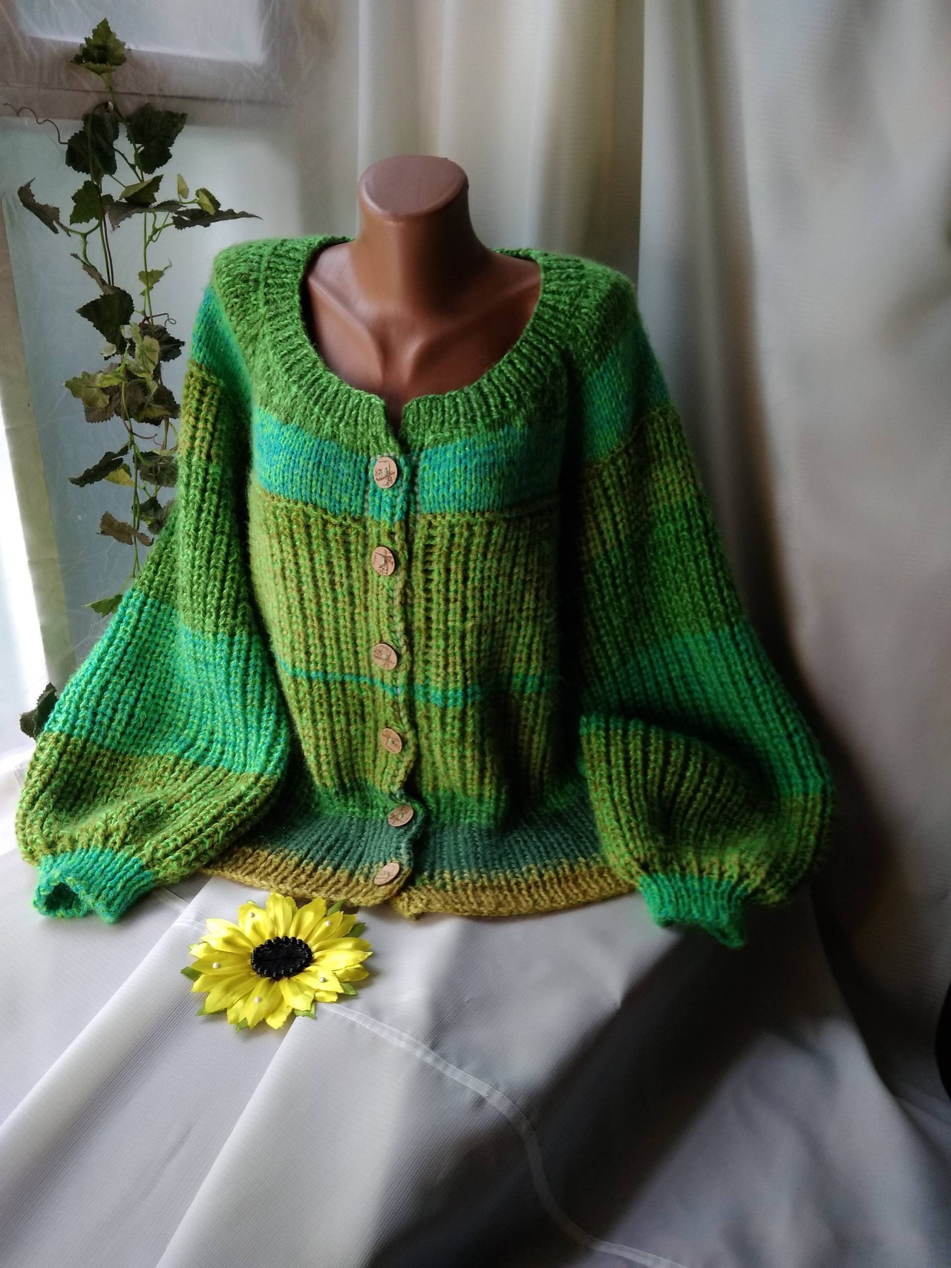 Bunte Button-Down-strickjacke Ballonärmel Colorblock Oversized-Pullover Cosy Wool Zopfmuster Gestreift Oben Chunky Tunika Extra-Großer Pullover von GrandmaNataKnit