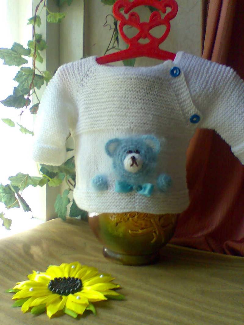 Weißer Babypullover Erstes Outfit Handgestrickter Neugeborenen Jungen Outfit Pullover Mit Bär Applikation Tiere Baby Strickjacke Geschenk Baby-Party von GrandmaNataKnit