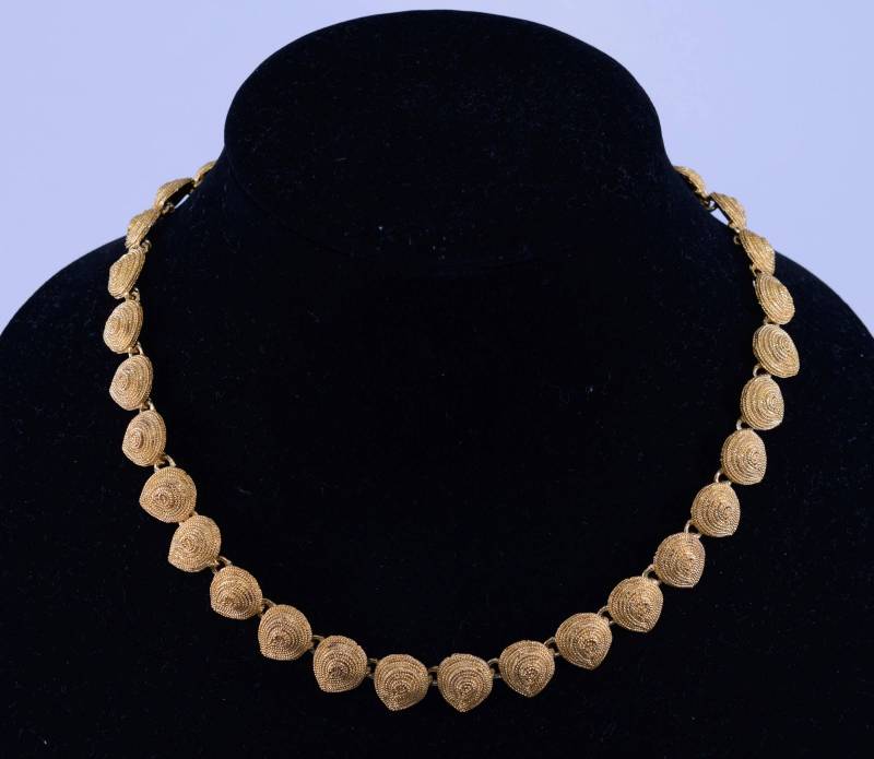 Vintage Gold Getönte Teardrop Shell Halskette von GrandmaRaeGoods