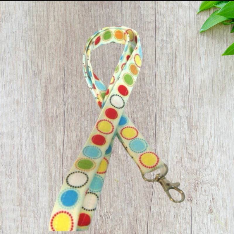 Buntes Punkte Lanyard Mit Ausweishalter & Schlüsselring Buntes Punkte Lanyard Mit Ausweishalter & Schlüsselring von GrandmasLittleLilly