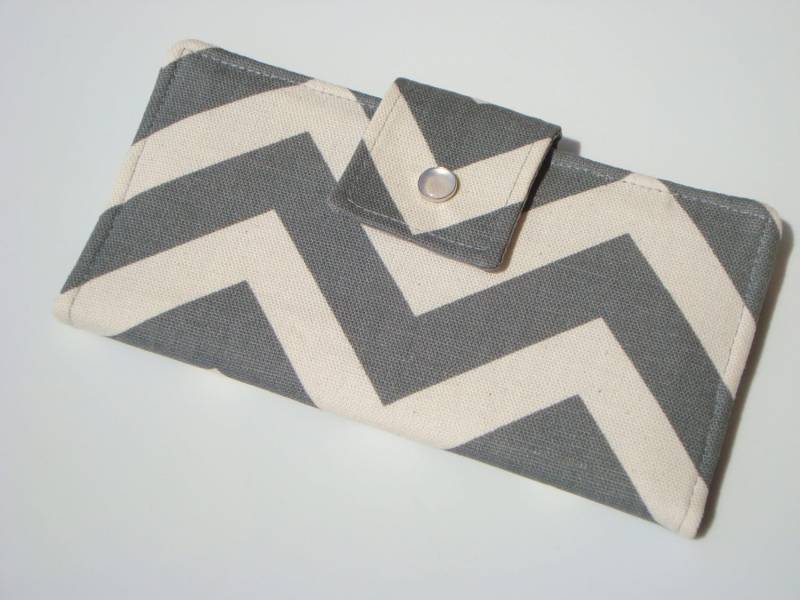 Lange Zweifach Gefaltene Brieftasche/Scheckbuchhülle - Grau Und Neutral Lange Zweifach Gefaltene Brieftasche/Scheckbuchhülle - Grau Und Neutral von GrandmasLittleLilly