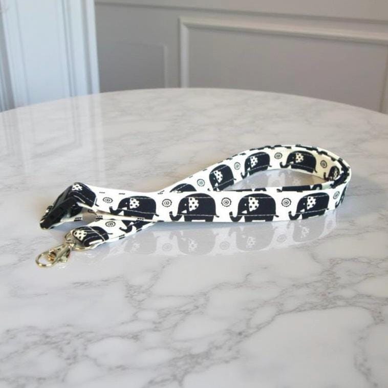 Lanyard Ausweishalter Schlüsselanhänger Mit Drehverschluss Schlüsselring Lehrer Geschenk Schwarz Und Weiß Elefanten von GrandmasLittleLilly