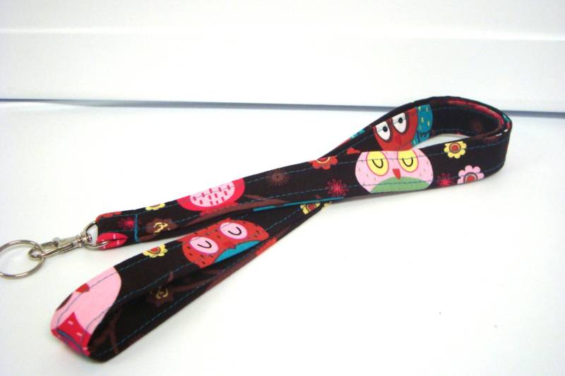 Lanyard Ausweishalter Schlüsselanhänger Mit Drehverschluss Und Schlüsselring - Eulen Auf Braun von GrandmasLittleLilly