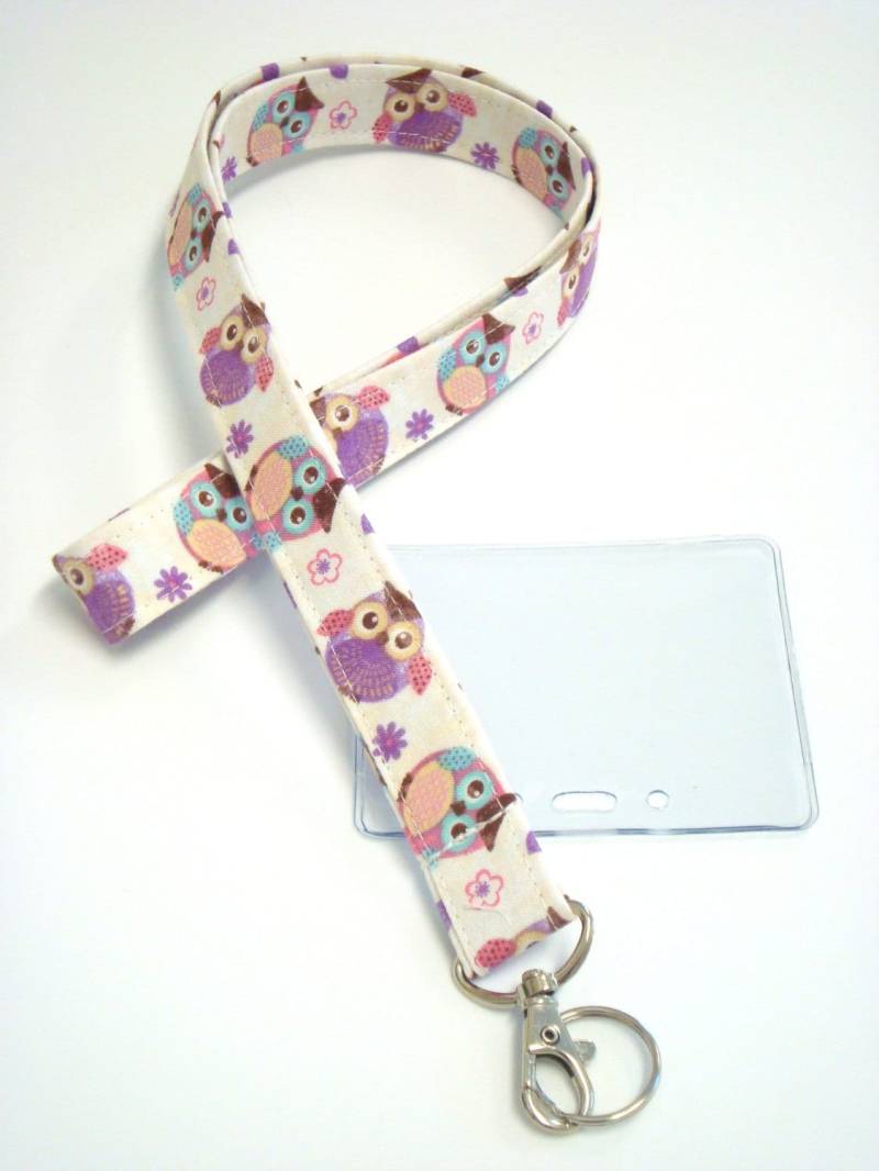Lanyard - Schlüsselanhänger/Ausweishalter Kleine Lavendel Eulen Lanyard - Schlüsselanhänger/Ausweishalter Kleine Lavendel Eulen von GrandmasLittleLilly