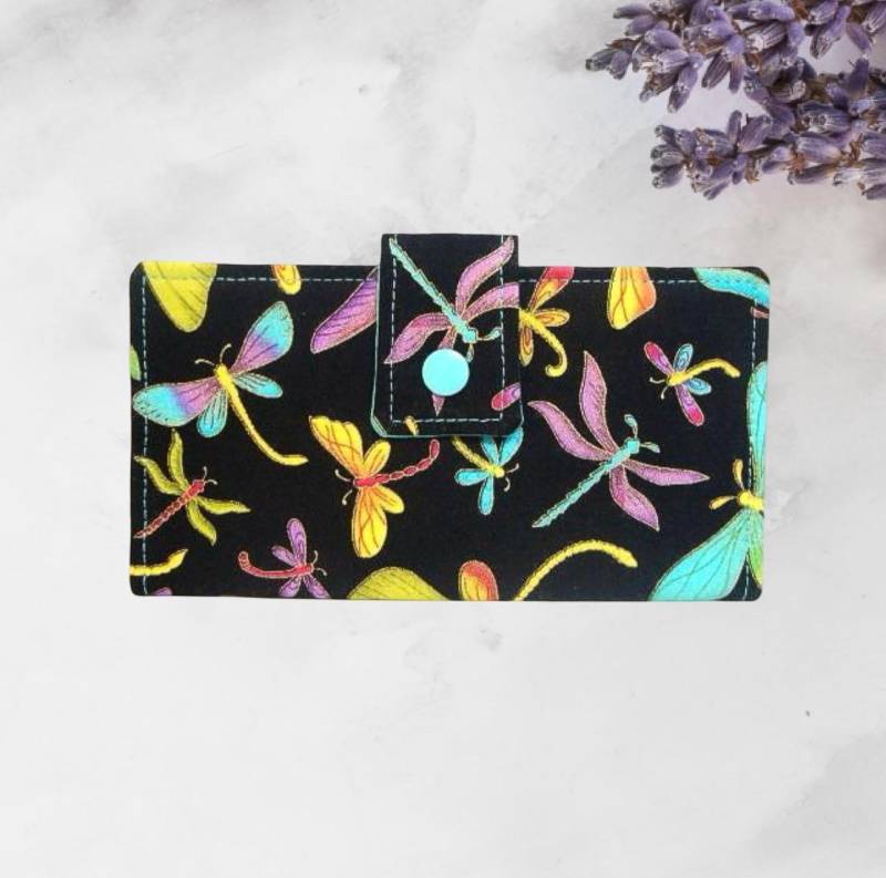 Scheckbuch-Cover Mit Libellen-Print, Druckknopfverschluss von GrandmasLittleLilly