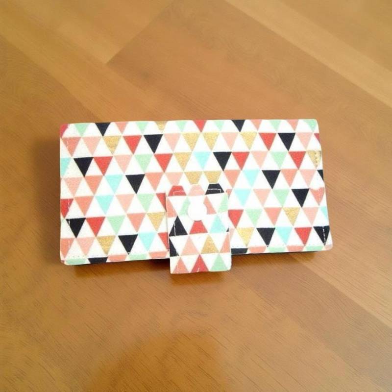 Scheckheft Hülle Bunte Dreiecke Geldtasche Scheckheft Hülle Bunte Dreiecke Geldtasche von GrandmasLittleLilly