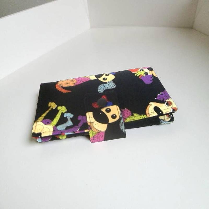 stoffe Scheckbuchhülle Bunter Hundedruck, Druckknopfverschluss stoffe Scheckbuchhülle Bunter Hundedruck, Druckknopfverschluss von GrandmasLittleLilly