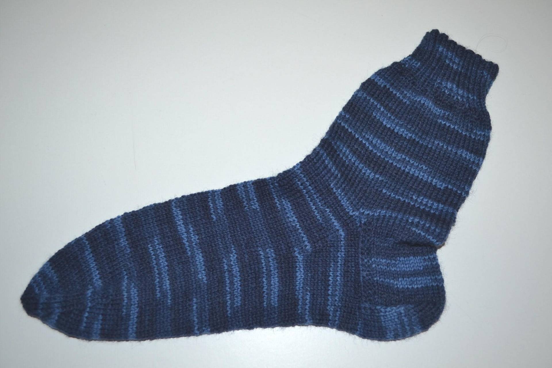Handgestrickte Socken Gr. 38/39 , Wollsocken, Gemusterte Socken, Wollstrümpfe, Gestrickte Strümpfe, Dunkelblaue von Grandmeremimi