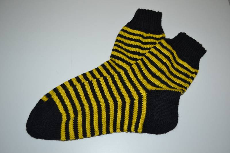 Handgestrickte Wollsocken Gr. 38/39 , Handgestrickte Ringelsocken, Gemusterte Socken, Wollstrümpfe, Gestrickte Strümpfe, Gestreifte von Grandmeremimi