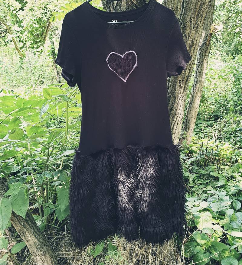 Boho Upcycling Kleid Mit Kunstfell - Kunstpelz Webpelz Plüsch Boho Upcycling Kleid Mit Kunstfell - Kunstpelz Webpelz Plüsch von GrandmouseFlausch
