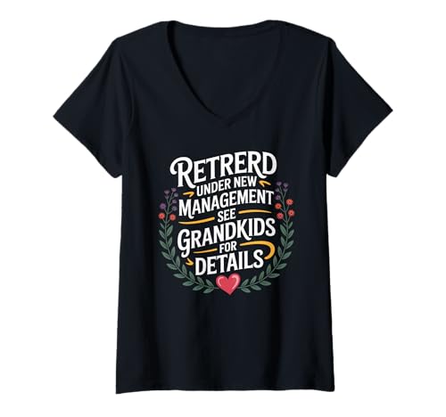 Damen Lustiger Spruch im Ruhestand unter Neuer Führung mit Enkelkindern T-Shirt mit V-Ausschnitt Damen Lustiger Spruch im Ruhestand unter Neuer Führung mit Enkelkindern T-Shirt mit V-Ausschnitt von Grandparent Humor Grandma Grandpa Family Joke