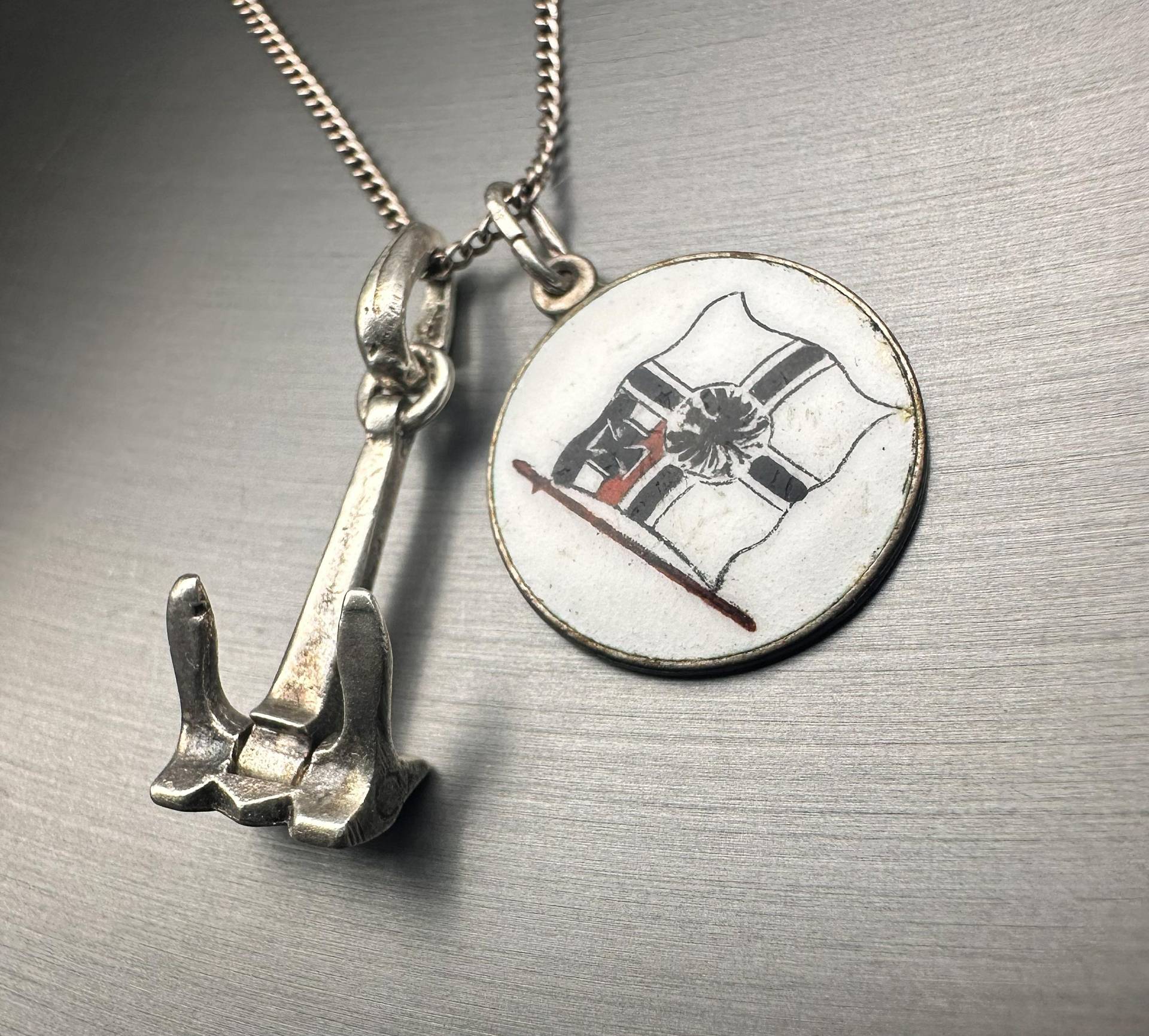 Antike Deutsche Maritim Silberkette, Anker, Emaille Flagge von GrandpasMarket