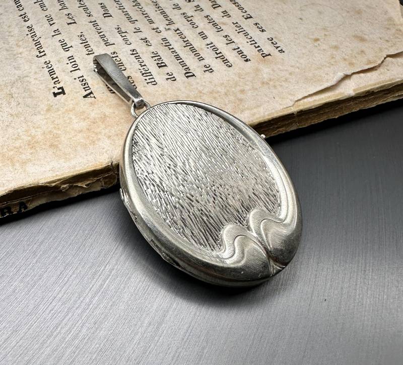 Antikes 835Er Silber Fotomedaillon, Art Deco von GrandpasMarket