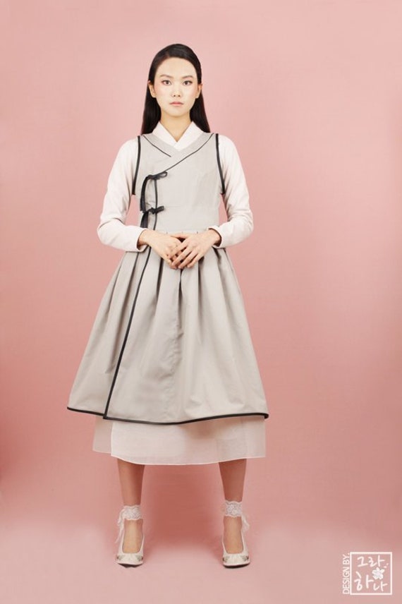 Cheol-Lik Lange Weste & Kleid - Hellgrau Cheol-Lik Lange Weste & Kleid - Hellgrau von GrangHanA