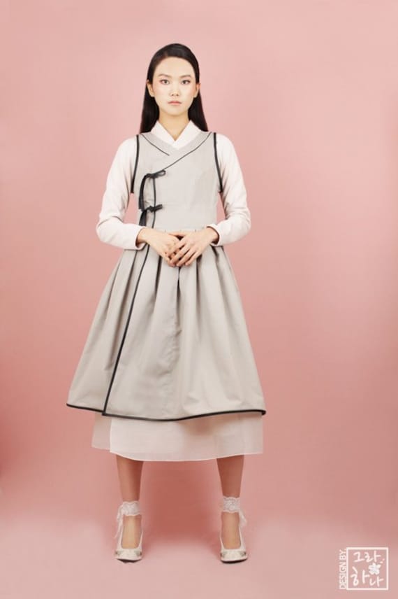 Cheol-Lik Lange Weste & Kleid - Hellgrau Cheol-Lik Lange Weste & Kleid - Hellgrau von GrangHanA